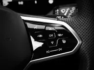 Volkswagen Touareg 3.0 TSi 462pk DSG eHybrid 4MOTION R · SOH 96.9% · Panoramadak · 360 Camera · Luchtvering · Wegklapbare Trekhaak · Stoelventilatie · Elek. Voorstoelen · 21'' Inch ·