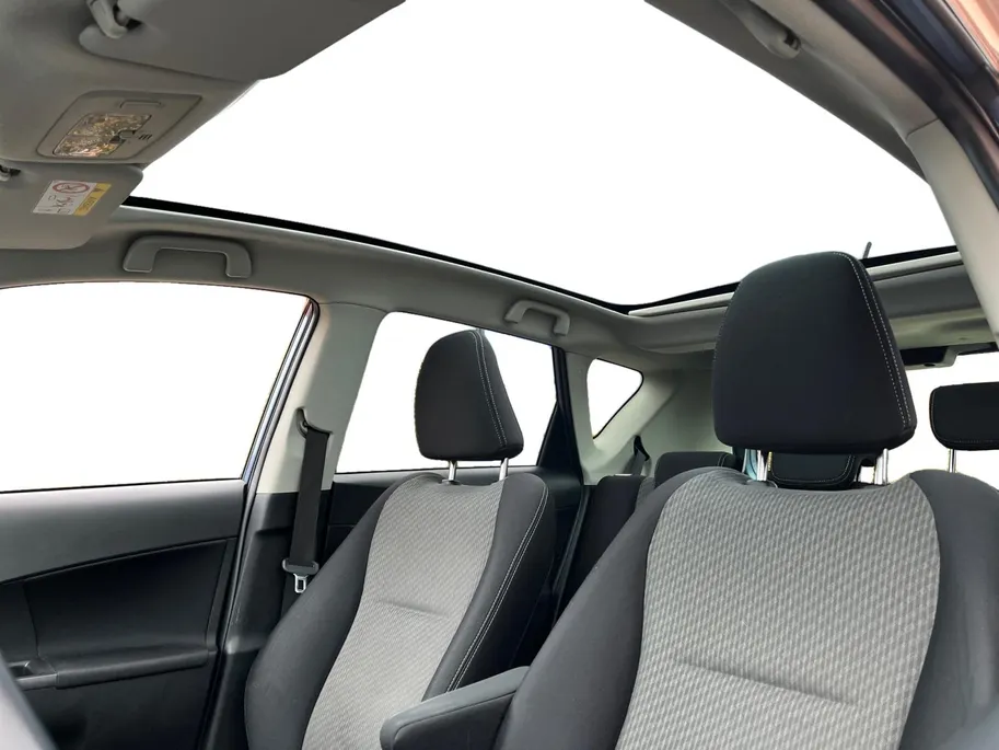 Toyota Verso-S 1.3 VVT-i Dynamic | Achteruitrij Camera | Panorama Dak | Parkeersensoren | Airco | Bluetooth | Hoge Instap | 12 Maanden Bovag Garantie