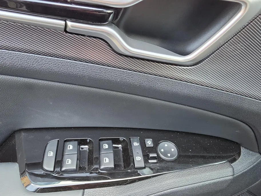 Kia Sportage 1.6 T-GDi Hybrid DynamicPlusLine | Climate control | Navigatie | Elektrische achterklep | Schuif/kantel dak | Stoel-en stuurverwarming