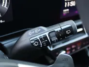 Kia Niro EV Light Edition 64.8 kWh | Camera | Cruise adapt. | Clima | 17' LM | Navi | Keyless | All season banden | 17% bijtelling |