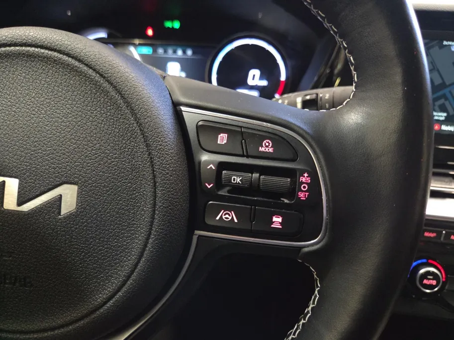 Kia e-Niro DynamicPlusLine 64 kWh | 1e Eigenaar | Accu 100% | Dealer onderhouden | Cruise Control Adaptief | Schuif/Kantel dak | Stoelverwarming | Apple Carplay/Android Auto | Camera | Fabrieksgarantie | NAP
