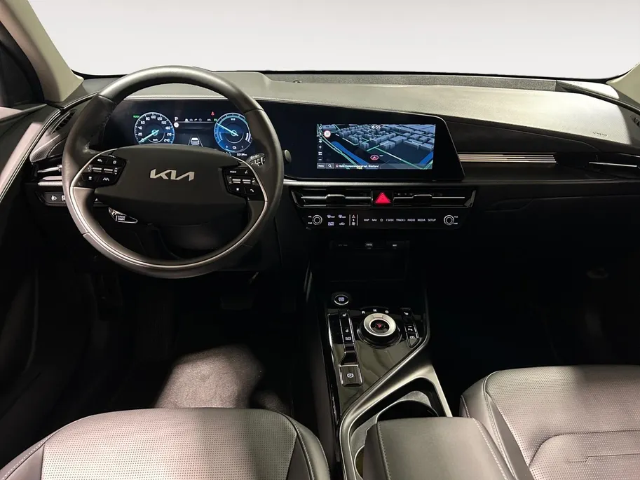 Kia Niro 1.6 GDi Hybrid DynamicPlusLine | Navigatiesysteem | Apple Carplay / Android Auto | Licht + Regensensor | Stoel + Stuurverwarming| Elektrisch bedienbaar Schuifdak | Elektrische Achterklep | Parkeersensoren Voor + Achter | Cruise Control Adaptief | Rijstroo