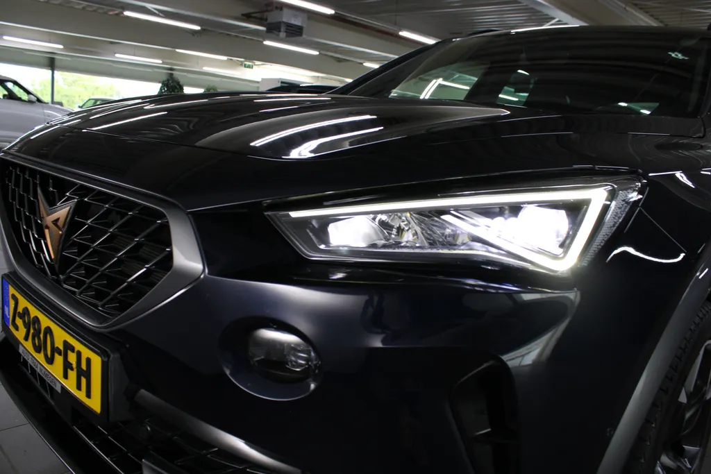 CUPRA Formentor 1.4 e-Hybrid VZ Performance / Pano. / Elekt. trekhaak / Stoel + Stuur verwarming / Elekt. achterklep / Camera /