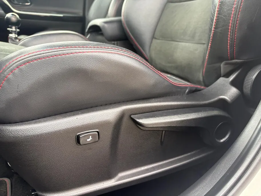Kia cee'd 1.6 GT | 204PK! | Stoelverwarming | Cruise control | Clima
