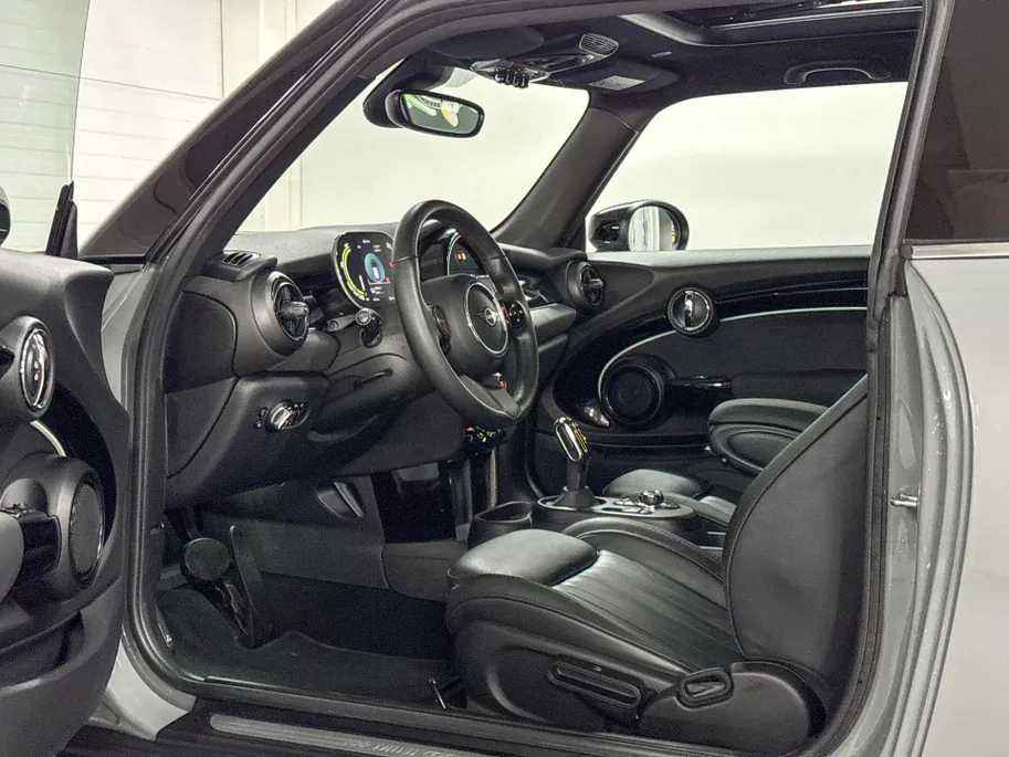 MINI Cooper 3-deurs Electric MINI Yours