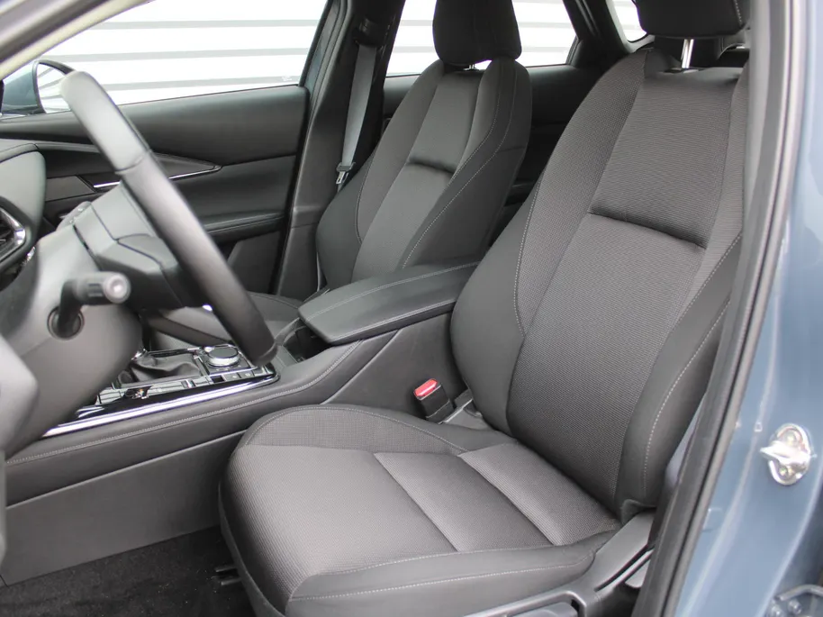 Mazda CX-30 2.0 e-SkyActiv-X M Hybrid Centre-line | Stuur-/stoelverwarming | Camera | HUD | LED | 18' LM | Dodehoek sensor | Cruise adapt. |