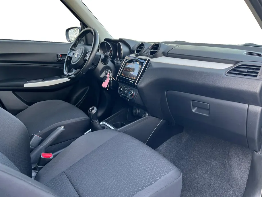 Suzuki Swift 1.2 Select Smart Hybrid | Stoelverwarming | Apple Carplay en Android Auto | Parkeersensoren | Dodehoek detectie