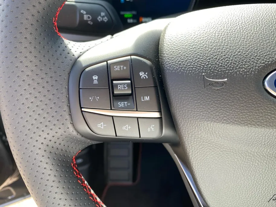 Ford Kuga 2.5 PHEV ST-Line X 243PK | El. Wegklapbare Trekhaak | Reservewiel | Uit voorraad | 4000,- Ready Set Ford Bonus | 0,99% rente icm Ford Options