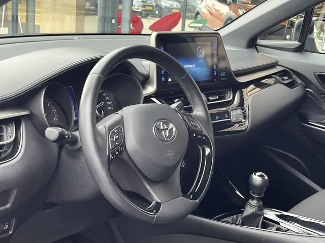Toyota C-HR 1.2 Dynamic | Stuur en Stoelverwarming