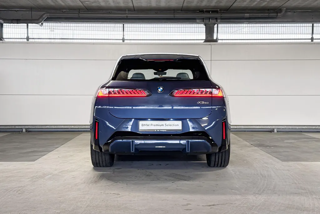 BMW iX3 50 xDrive 113 kWh