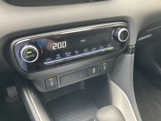 Toyota Yaris 1.5 Hybride Active | Camera | Apple Car-play | Stoelverw