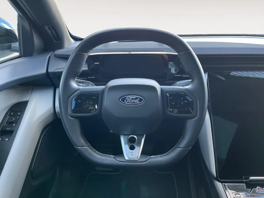 Ford Capri Premium Extended Range RWD 77 kWh |Panoramadak |Hemelbekleding donker| Cruise control adaptief| Elek achterklep|Dodehoek detectie|