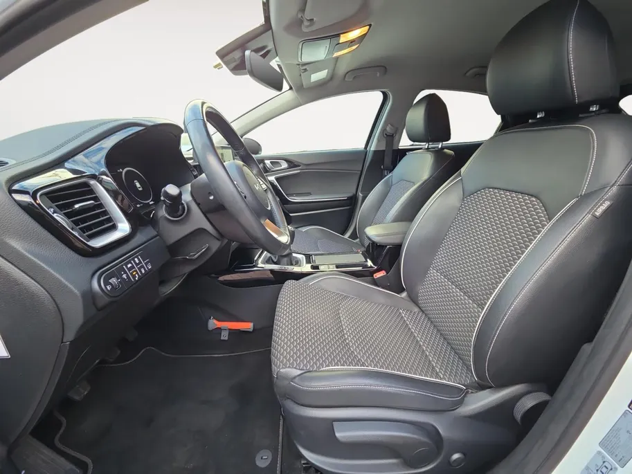 Kia XCeed 1.5 T-GDi DynamicPlusLine 1e Eigenaar | Dealer onderhouden | Fabrieksgarantie t/m 28-2-2030 + 3x 1 jaar* | NAP