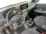 Dacia Sandero 90PK TCe Journey | Camera | Dode Hoek Detectie | Climate Control | Parkeersensoren | Apple CarPlay/Android Auto | Cruise Control | Full LED | 12 Maanden BOVAG Garantie