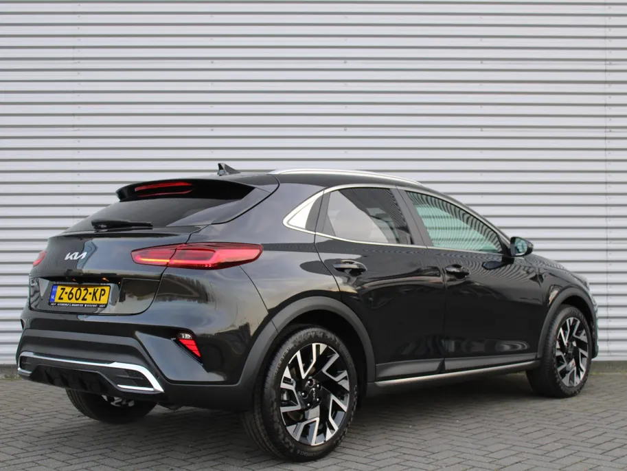 Kia XCeed 1.0 T-GDi DynamicPlusLine | Stuur-/stoelverwarming | Camera | Dodehoek detectie | Elektr. achterklep | 18' LM | Clima | Navi |