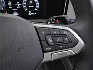 Volkswagen Tiguan 1.5 eTSI 130pk DSG Life Edition · 360 Camera · Inklap. Trekhaak · Dodehoeksensor · Apple/Android Car Play · Parkeerassistent ·