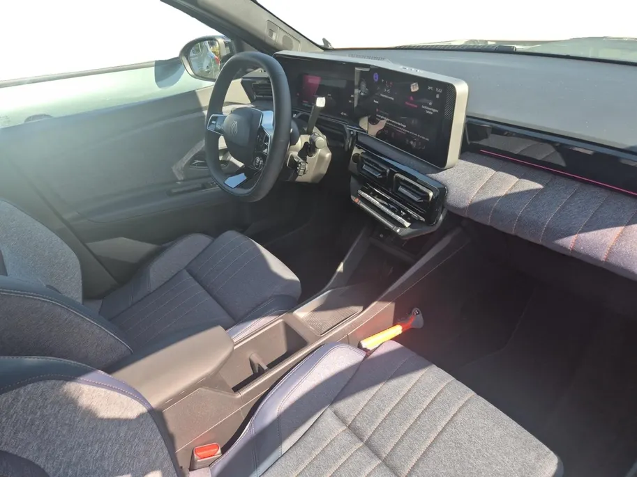 Renault 4 comfort range techno 52 kWh * TE BESTELLEN * VERSCHILLENDE UITVOERINGEN IN DE SHOWROOM * NU ALLEEN IN NAALDWIJK * € 1.800,- ORDERPREMIE * Incl. 5 jaar garantie *