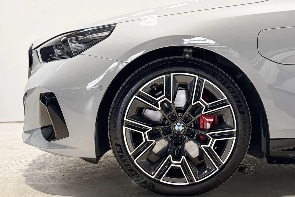 BMW 5 Serie Touring 550e xDrive