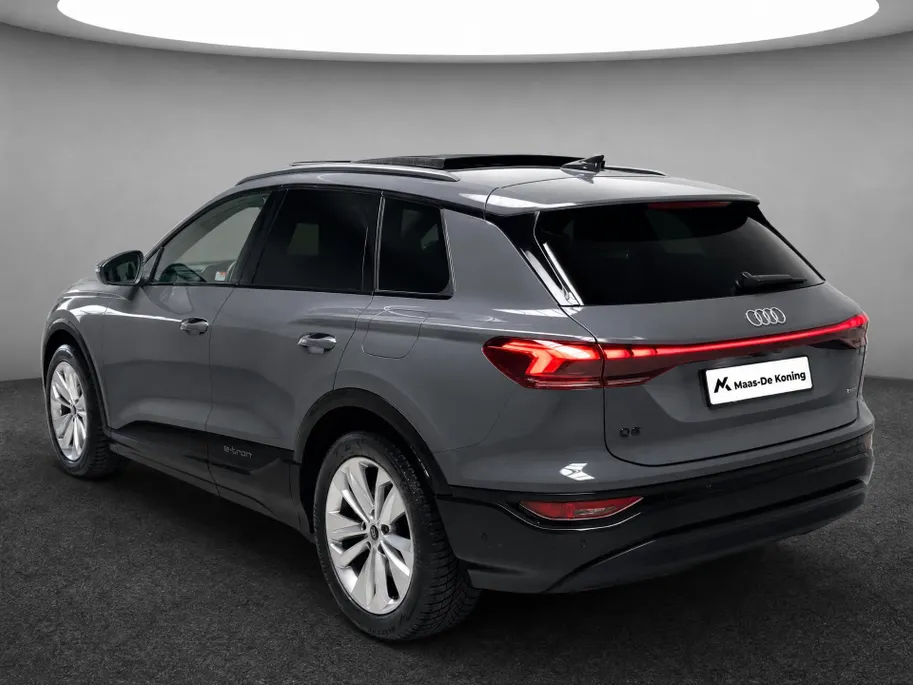 Audi Q6 e-tron Advanced quattro 100 kWh 388PK · Panoramadak · Leder · Trekhaak · 360°Camera · Garantie t/m 25-10-2030 of 100000km.
