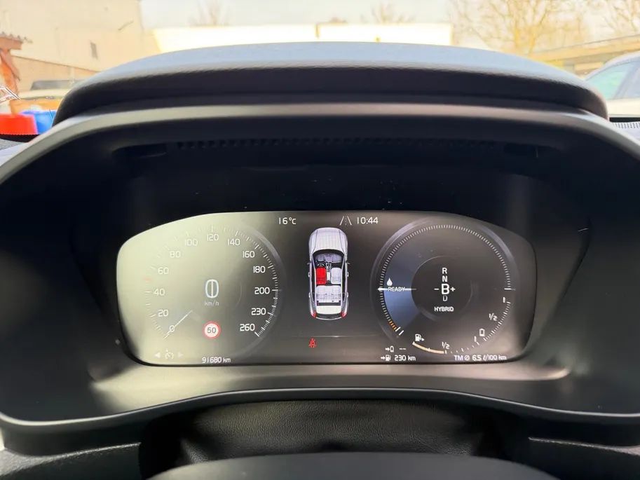 Volvo XC40 1.5 T4 Plug-in hybrid Ultimate Bright | Elektrischer achterklep | Pano dak | Harmon/Kardon | Achteruitrijcamera | Elektrsich verstelbare bestuurderstoel met geheugen |