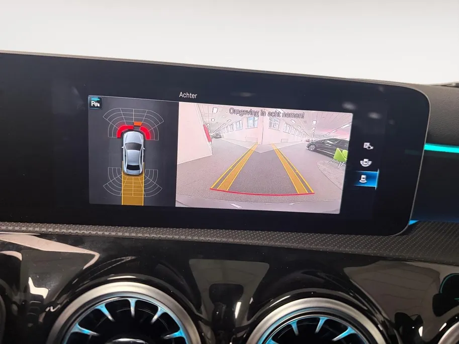 Mercedes-Benz A-Klasse 200 Launch Edition Premium AUTOMAAT AMBIENT LIGHT NAVI AIRCO CAMERA CRUISE CONTROLE AMBIANCE VERLICHTING APPLE CARPLAY ANDRIOD AUTO AMG PAKKET ZEER MOOIE AUTO