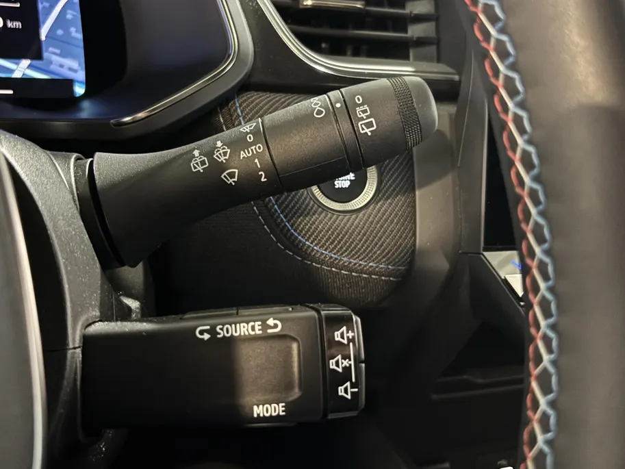 Renault Captur 160PK E-Tech Full Hybrid Esprit Alpine Automaat | DEMO | Sidebars | Adaptive Cruise Control | Camera | Digital Cockpit | Apple CarPlay/Android Auto | Climate Control | Parkeersensoren | Lichtmetalen Velgen |