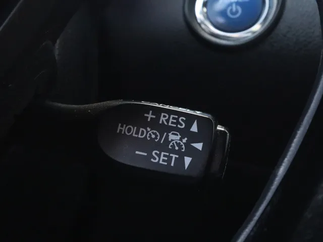 Toyota C-HR 1.8 Hybrid Bi-Tone Trekhaak | Leder | Blindspot | Stoelverwarmin