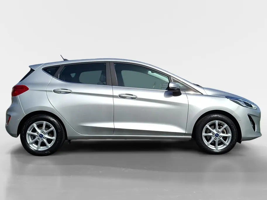 Ford Fiesta 1.0 EcoBoost Titanium | NL-Auto | 1e Eigenaar | Adaptieve Cruise Control | Camera | Dode hoek identificatie | Parkeersensoren voor en achter | Apple Carplay / Android Auto | Climate Control | Lichtmetalen velgen