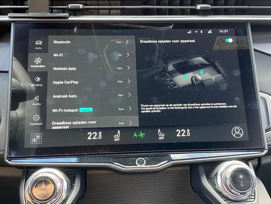 Lynk & Co 01 1.5 PHEV 260pk Black Pack | NL Auto | Zwarte hemel | Trekhaak | Panodak | Stoelverwarming | LED | Etc.