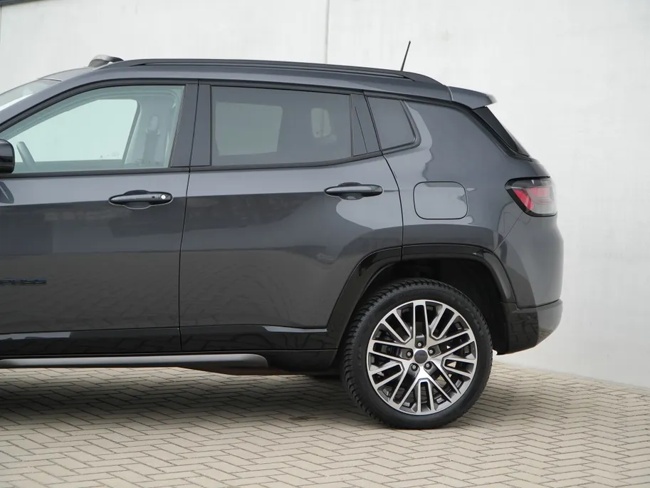 Jeep Compass 4xe 240 PK Hybride Summit | Pano | Premium | LED | Winter | 19'