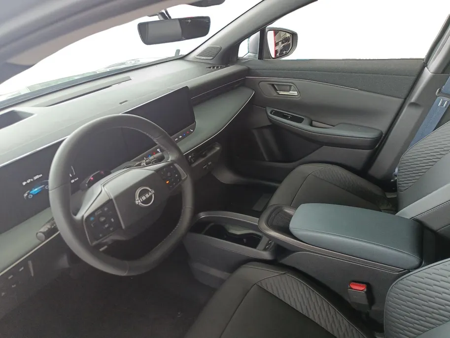 Nissan Leaf Evolve 52 kWh | WLTP 445km | Apple carplay & Android auto | 19inch LM Wielen | Climate contole | Glazen dak | V2L | Electrisch verstelbare stoelen| Bose audio | Head-up display |
