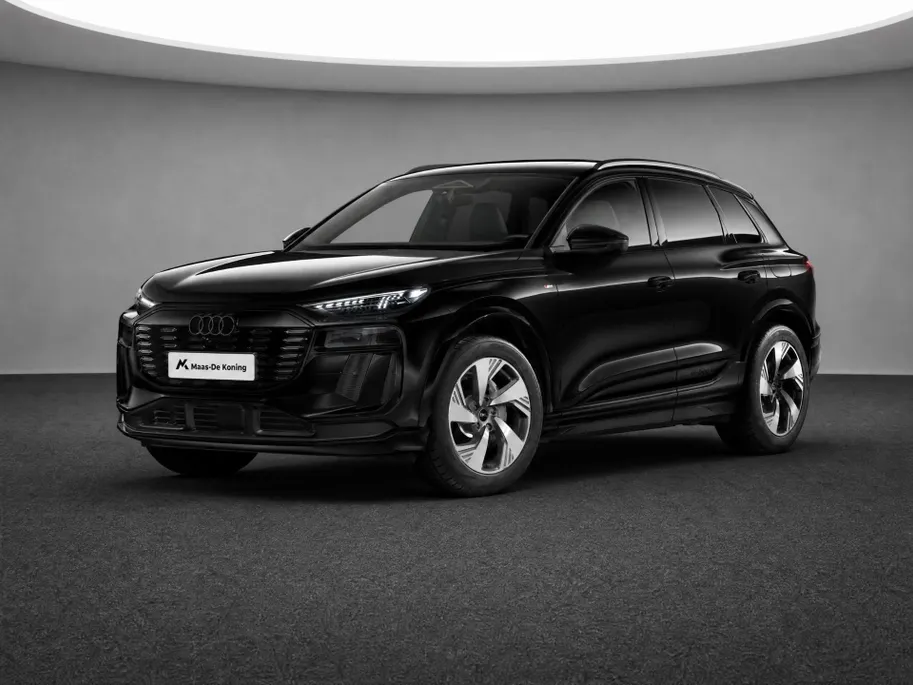 Audi Q6 e-tron S edition 83 kWh 252 PK · Adaptieve luchtvering · Glazen panoramadak · Trekhaak elek. wegklapbaar