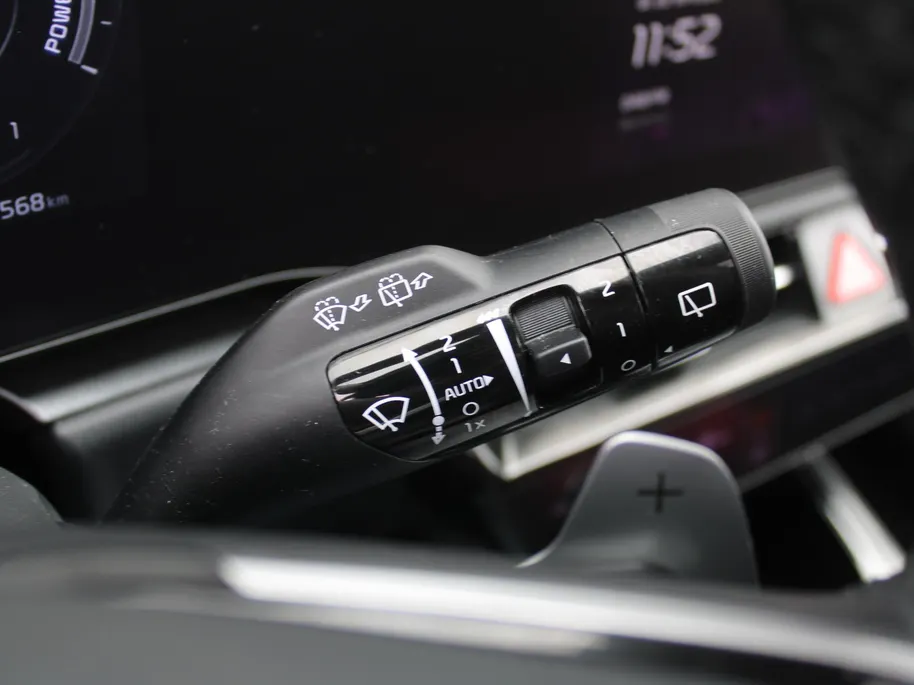 Kia Niro 1.6 GDi Hybrid DynamicPlusLine | Trekhaak | BTW Auto | Schuifdak | Stuur-/stoelverwarming | Cruise adapt. | Camera | Clima | Leer | HUD | LED | 16' LM |