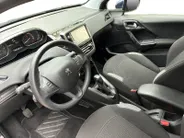 Peugeot 208 1.2 PureTech Blue Lion