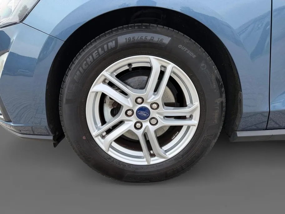 Ford Focus 100PK EcoBoost Trend Edition Business | 1e eigenaar | Winter Pack | Comfort Pack | Navi | Apple CarPlay/Android Auto | Parkeersensoren | Lichtmetalen Velgen | Cruise Control |