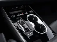 Audi A6 Avant S edition Comp 367 PK S-tronic e-hybrid quattro · MIDNIGHT GREEN · 360 Camera · Servosluiting · Panoramadak · Bang & Olfusen · Elek. Stuurkolom · Bijrijder Scherm · Stoelverwarming V + A · 21'' Inch · Garantie t/m 03-03-2028