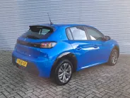Peugeot e-208 EV Active Pack 50 kWh | Cruise control | Navigatiesysteem | Keyless start | DAB | LM Velgen | 100% Elektrisch | SOH 95,6 %