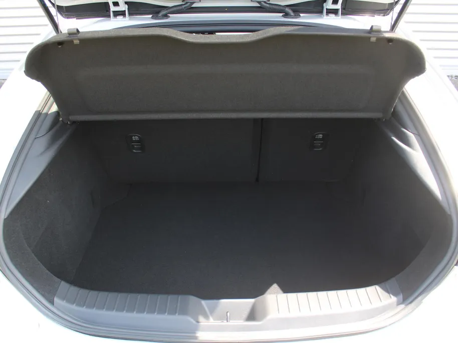 Mazda 3 2.0 e-SkyActiv-G M Hybrid 150 Homura | Stoelverwarming | Camera | Dodehoek detectie | HUD | 18' LM | LED | Cruise adapt. |