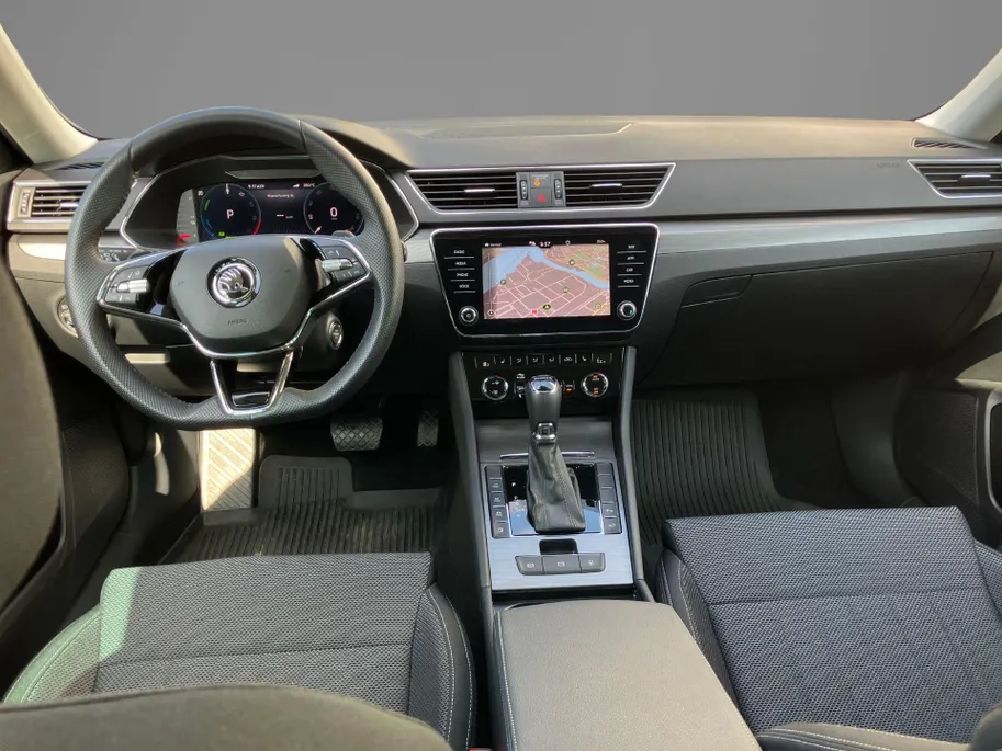 Škoda Superb Combi 1.4TSI 160kW/218PK iV Business Edition Plus · Navigatie · Apple/Android Car Play · Camera + Parkeersensoren · Garantie t/m 27-03-2028 of 60000km.
