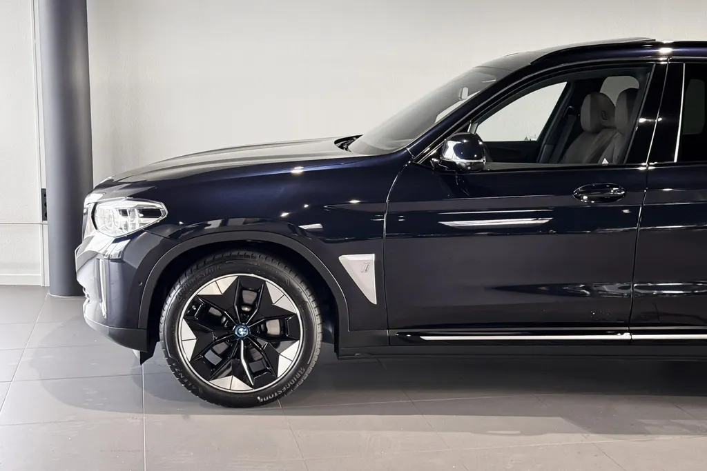 BMW iX3 High Executive 80 kWh