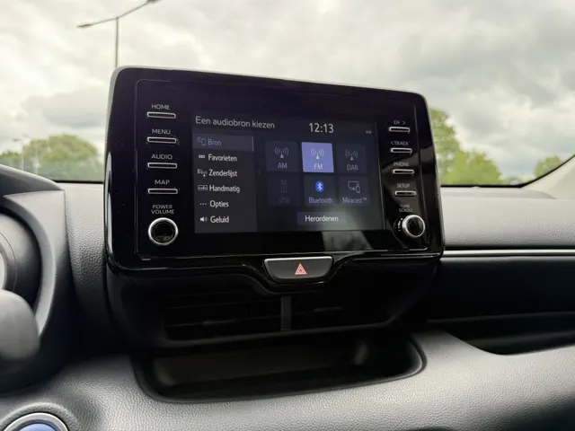 Toyota Yaris 1.5 Hyb. Dynamic | Stoelverwarm. | Allseason | Carplay |