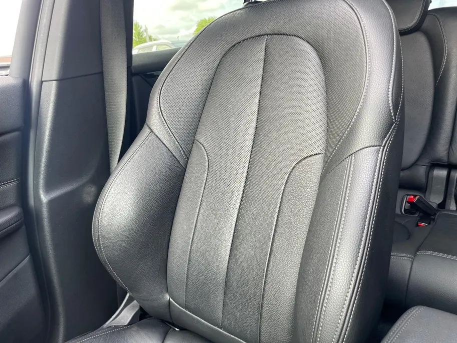 BMW X1 sDrive20i High Executive *Automaat*Navi*Camera*Schuif/kanteldak*Climate Control*Stoelverwarming*Lederen bekleding*LM. Velgen*Zeer nette auto!