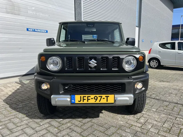 Suzuki Jimny 1.5 Stijl Automaat | Apple Carplay & Android Auto | Climate Control | Noppenbanden | 4 Zitplaatsen