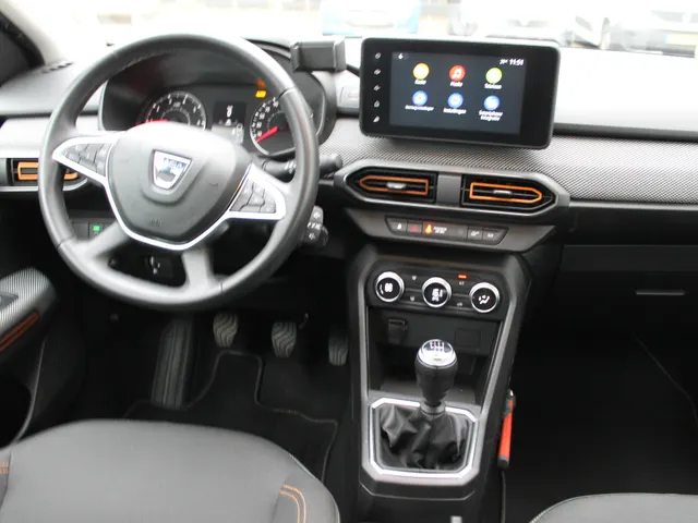 Dacia Sandero Stepway 1.0 TCe 100 PK Bi-Fuel Comfort | Trekhaak | ECC | Sensoren achter | 6 bak |