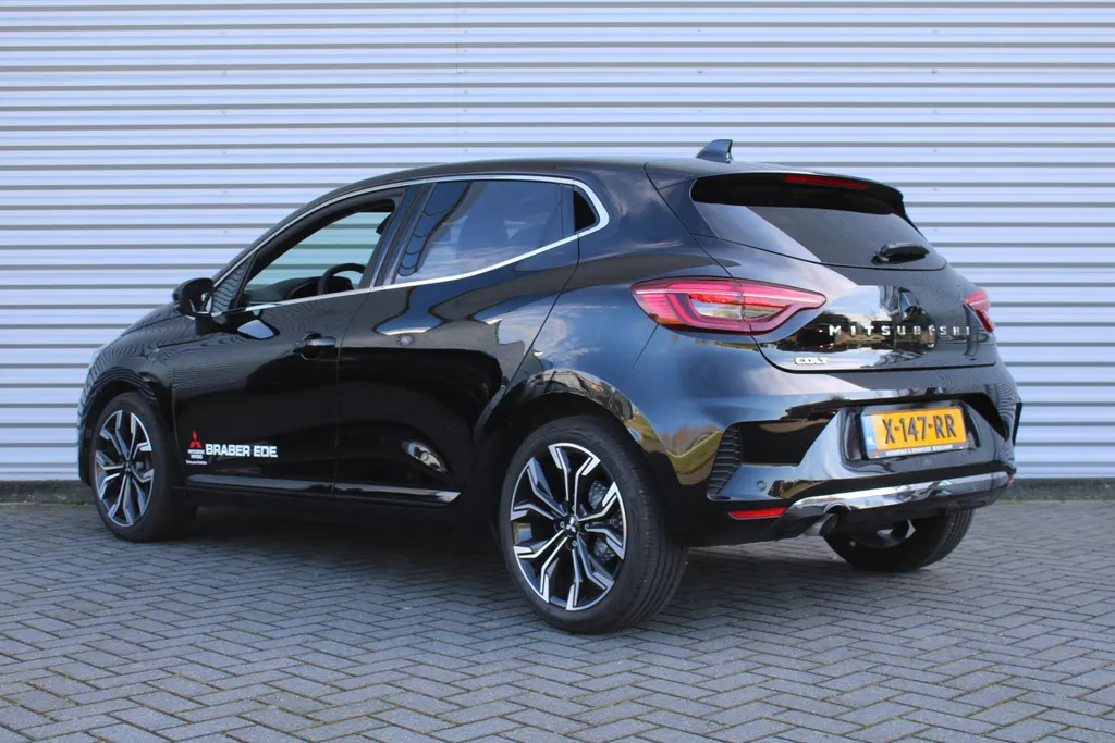 Mitsubishi Colt 1.0T MT First Edition | Stuur-/stoelverwarming | Camera | Clima | Dodehoek detectie | Draadloze telefoonlader | Cruise adapt. | 17' LM | LED |