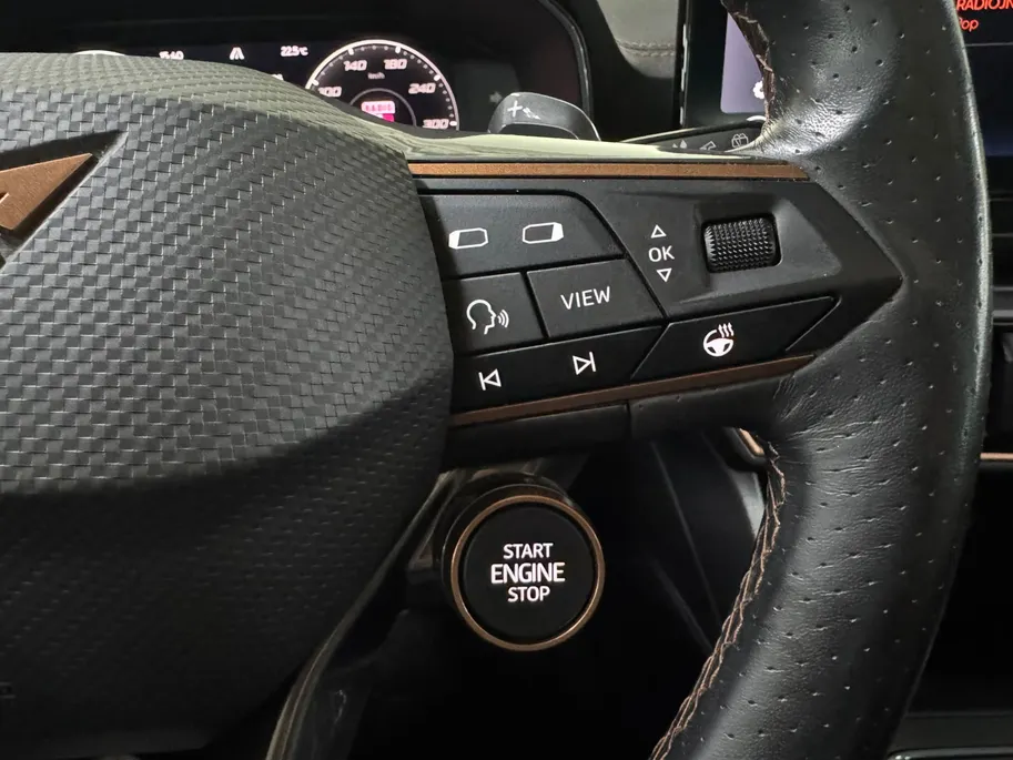 CUPRA Formentor 1.4 e-Hybrid VZ Performance / PANO. / STOEL + STUUR VERW. / 19'' LMV /