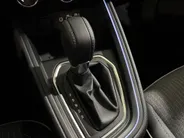 Renault Clio 145PK E-Tech Full Hybrid Techno Automaat | Digital Cockpit | 9,3' Navi | Climate Control | Apple CarPlay/Android Auto | Camera | Cruise Control | Armsteun | Lichtmetalen Velgen Hoogglans Zwart |