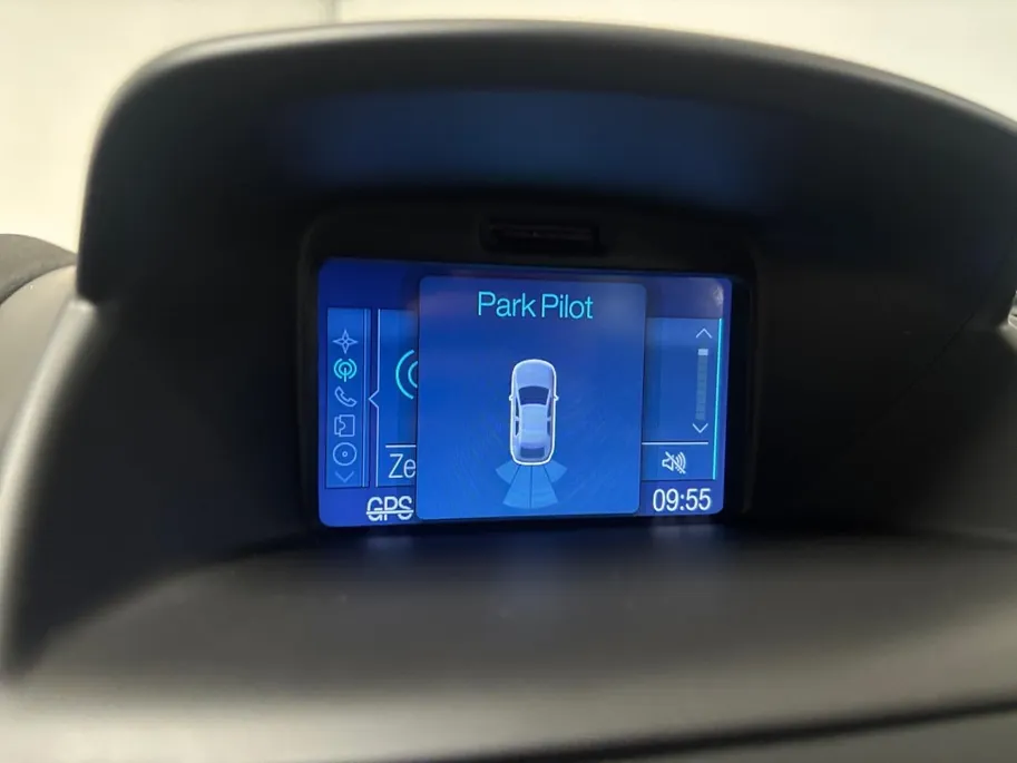 Ford Fiesta 1.0 EcoBoost ST Line NAVI AIRCO CRUISE CONTROLE LM VELGEN SPORTPAKKET ZEER DIKKE FIESTA VOLLEDIG ONDERHOUDEN VAN EEN LIEFHEBBER GEWEEST