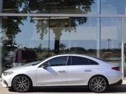 Mercedes-Benz CLA 180 Business Solution AMG l Trekhaak l Panoramadak l stoelverwarming