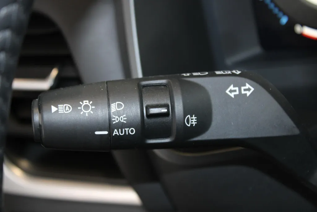 Nissan QASHQAI 1.5 e-Power Business Design | Navigatie| camera 360vieuw| Apple Carplay & Android auto | Pdc voor en achter | Two-tone lak | LM wielen | Pro-pilot | Climate controle | Inklapbare buitenspiegels | I-key |